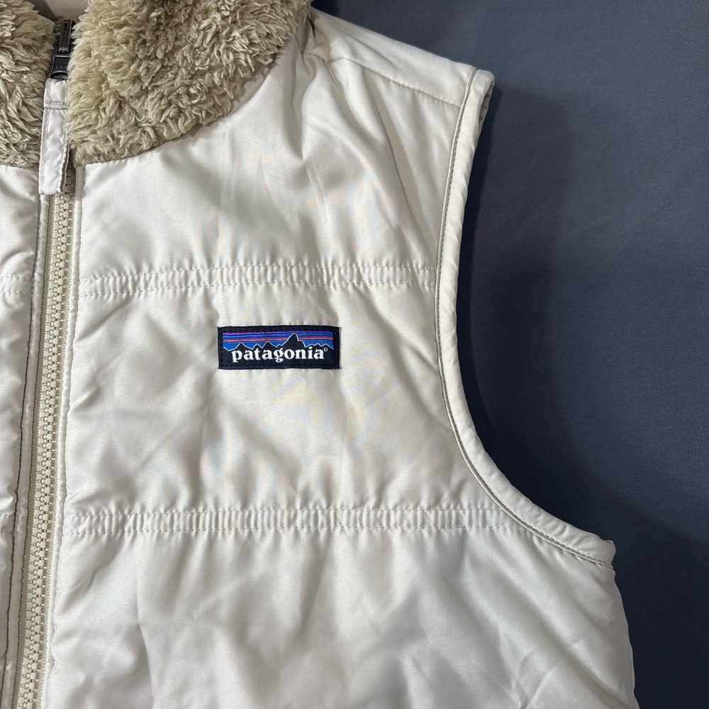 Patagonia Women’s Reversible Hooded Vest; Size M - Picture 2 of 6